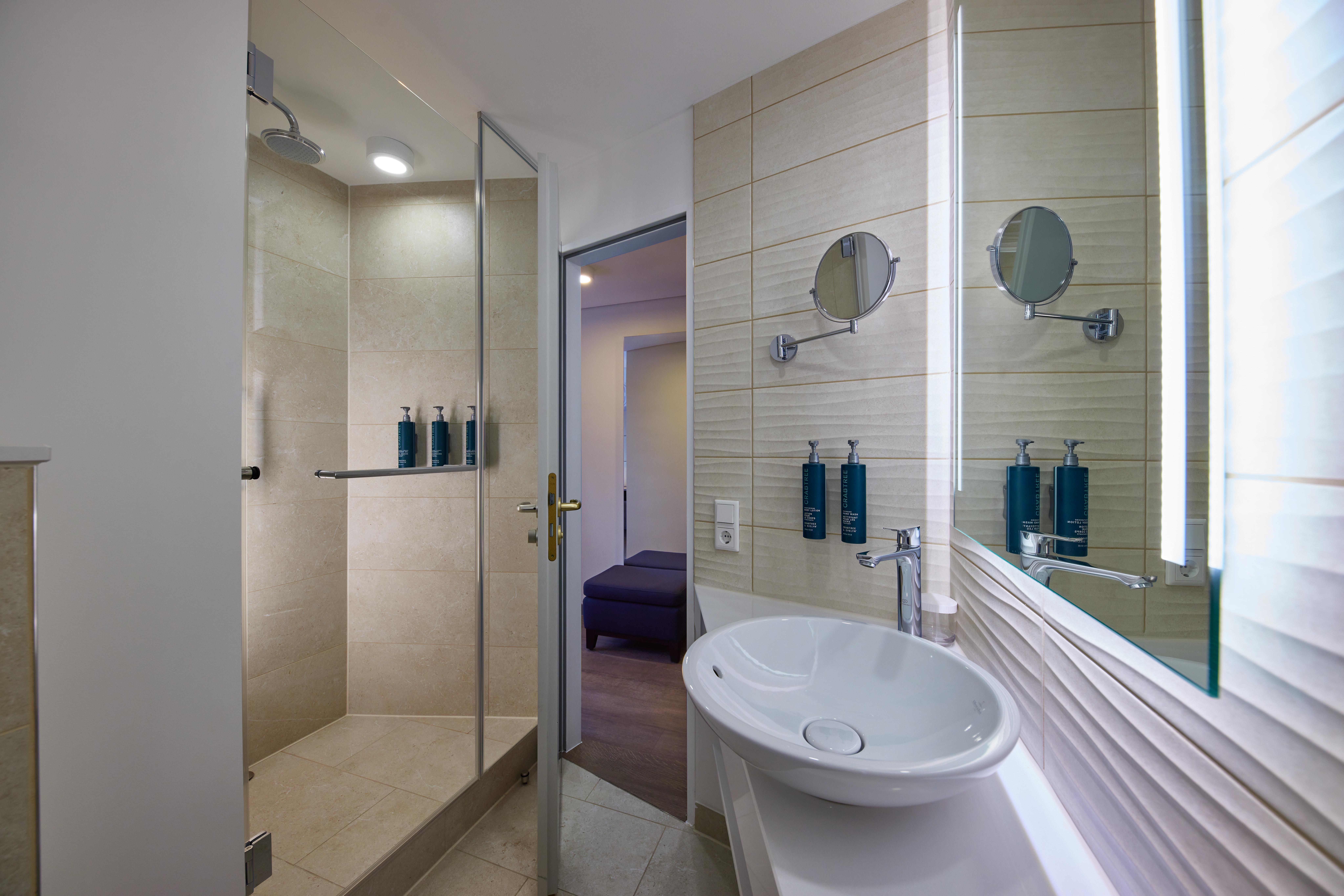 Doubletree By Hilton Hannover Schweizerhof Ngoại thất bức ảnh