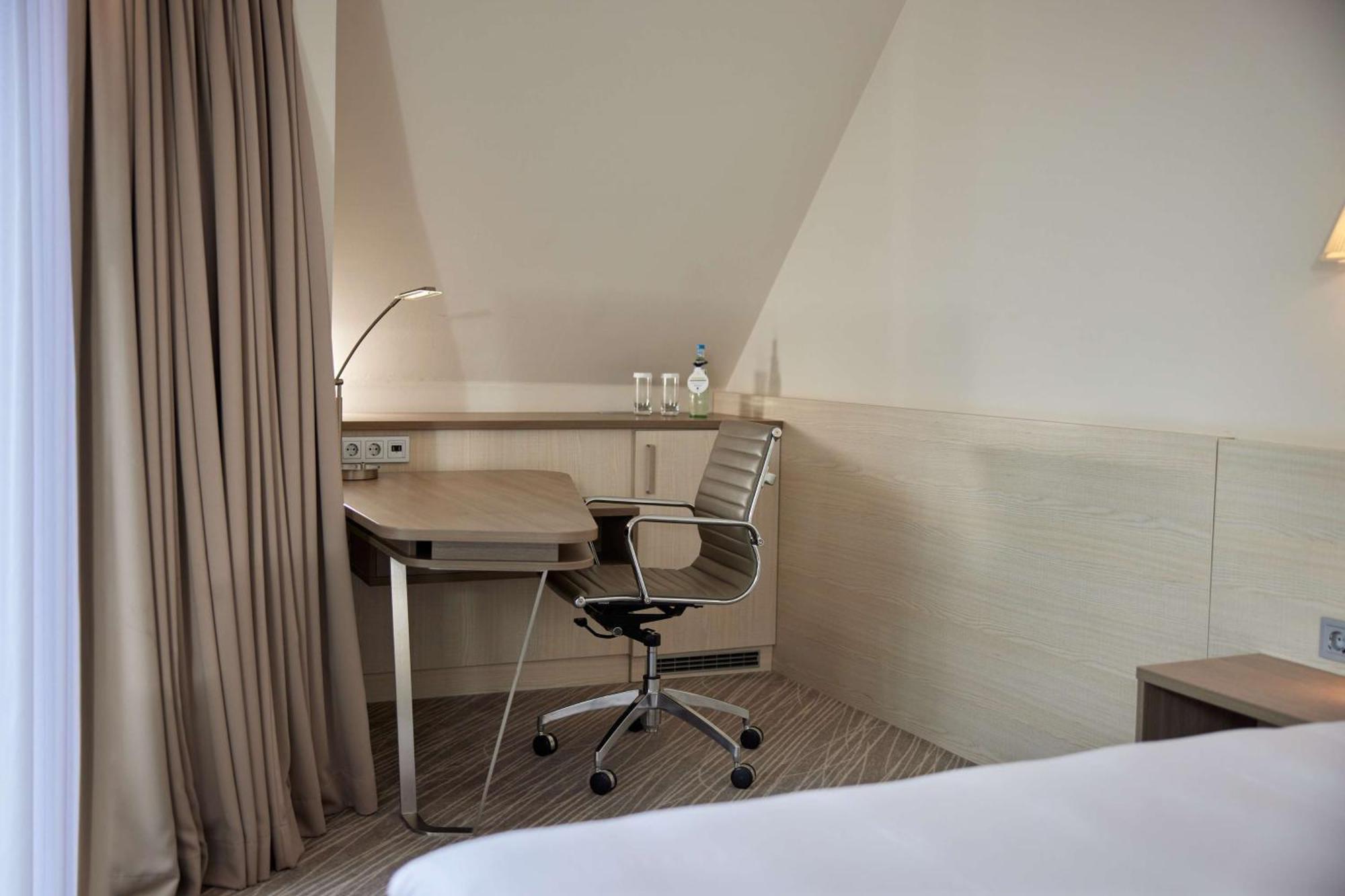 Doubletree By Hilton Hannover Schweizerhof Ngoại thất bức ảnh