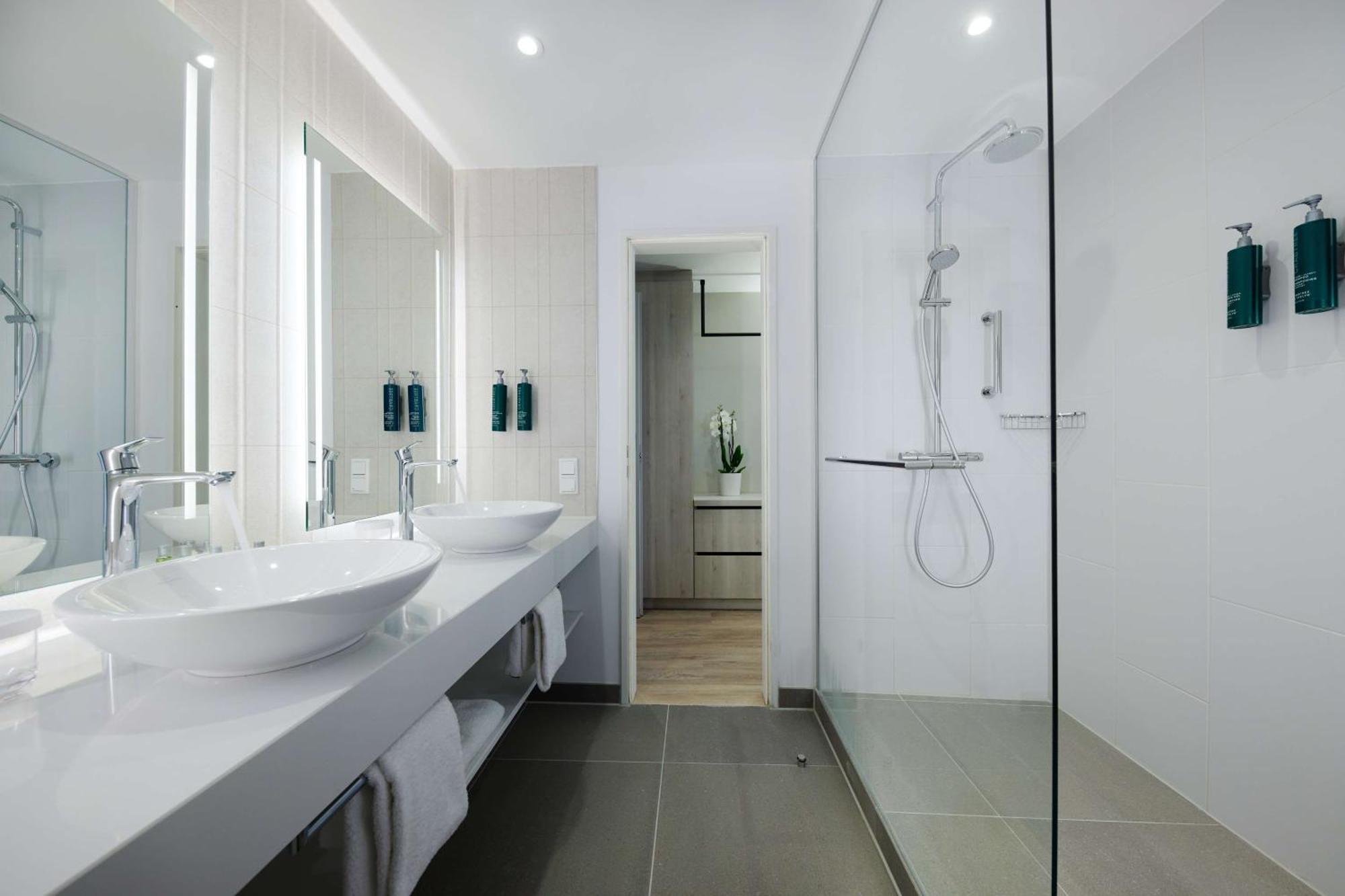 Doubletree By Hilton Hannover Schweizerhof Ngoại thất bức ảnh