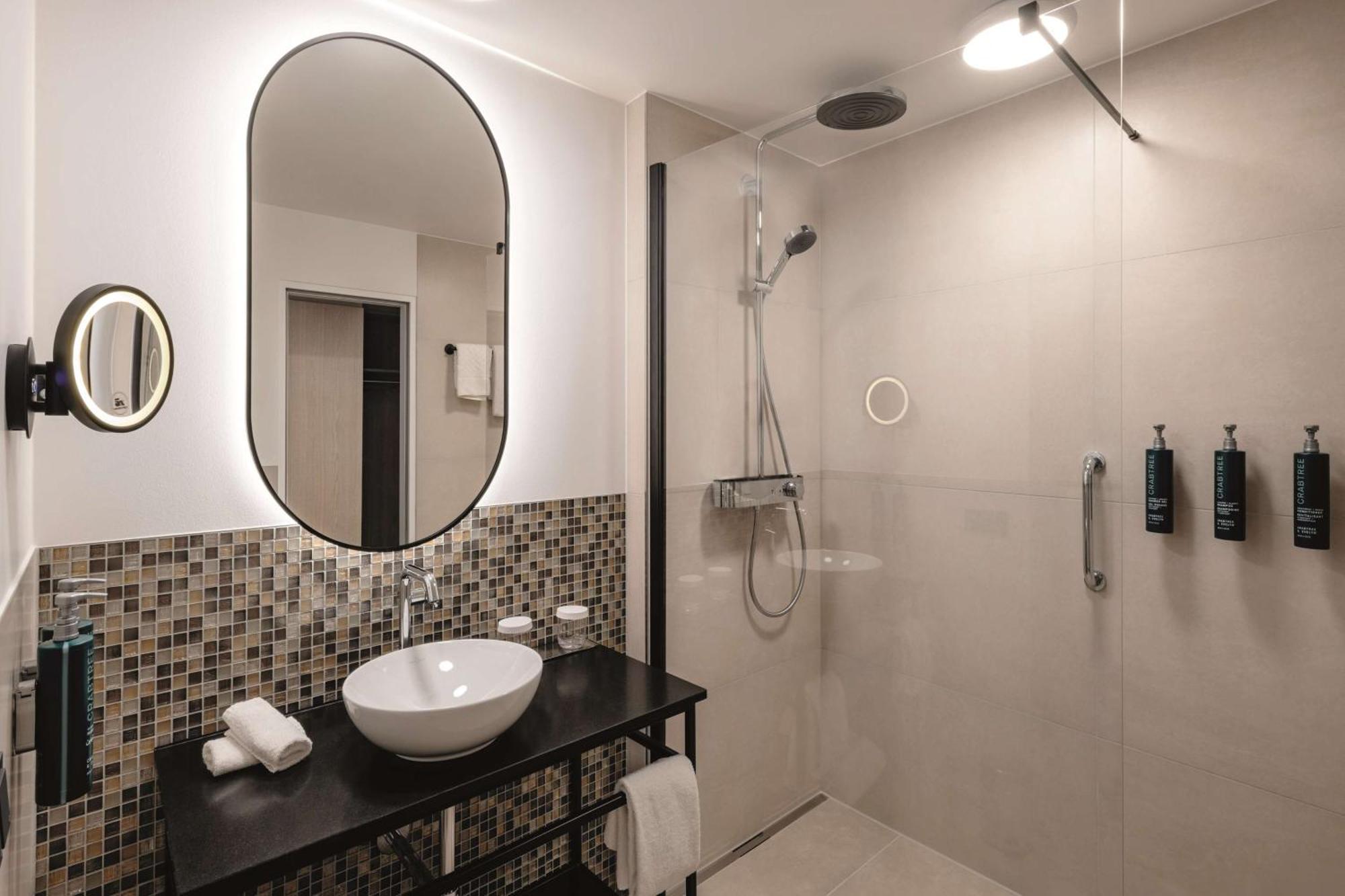 Doubletree By Hilton Hannover Schweizerhof Ngoại thất bức ảnh