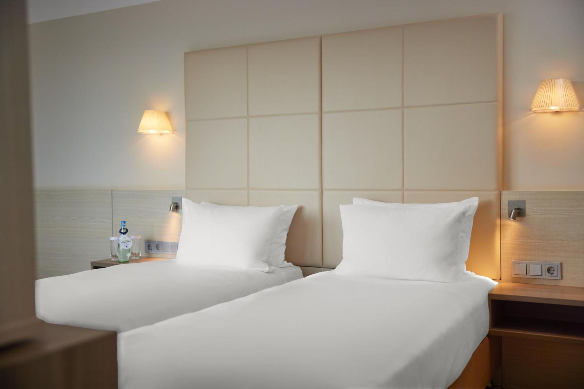 Doubletree By Hilton Hannover Schweizerhof Ngoại thất bức ảnh